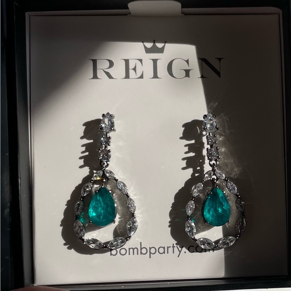 Bomb Party Reign Villain Moments in the Mirror Earrings - Picture 6 of 10